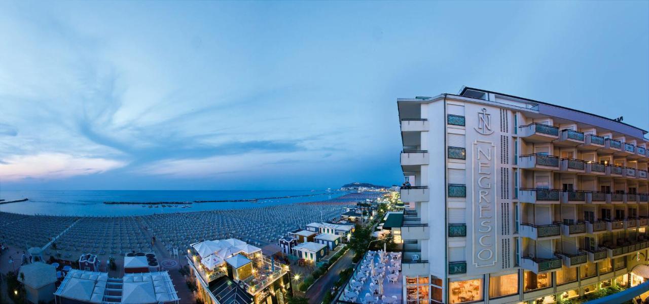 Hotel Negresco Cattolica Bagian luar foto