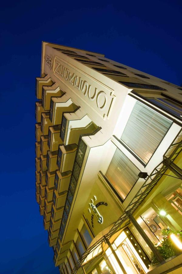 Hotel Negresco Cattolica Bagian luar foto