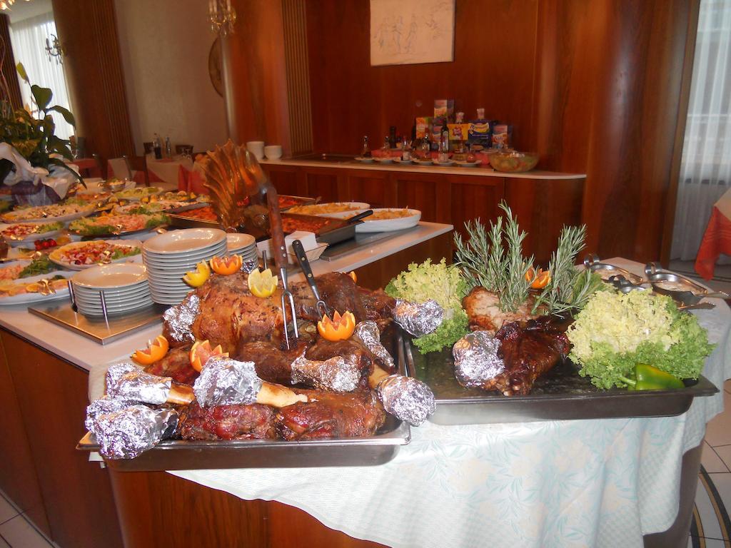 Hotel Negresco Cattolica Bagian luar foto
